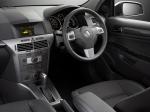 Holden Astra 5-Door 2005 года